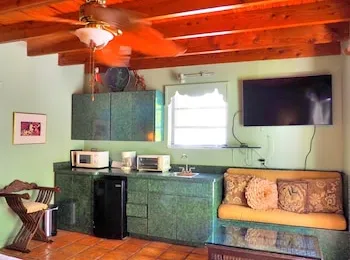 Casa Thorn Bed & Breakfast