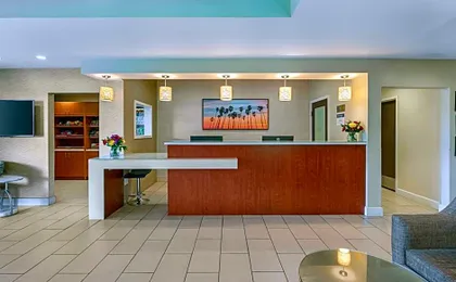 Best Western Plus South Coast Inn