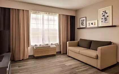 Country Inn & Suites by Radisson, Cedar Falls near University