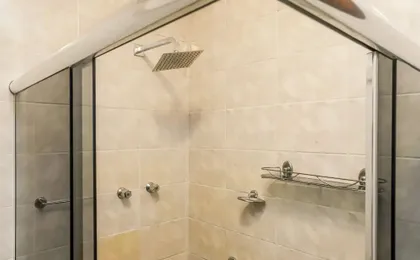 Leme 2 quartos amplo 2 min praia