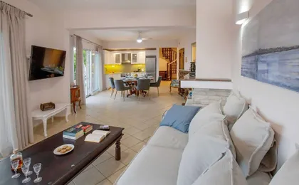 Spacious House with Great View in Corfu
