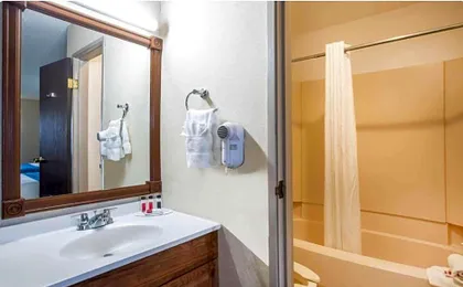 Travelodge by Wyndham Colorado Springs Airport/Peterson SFB
