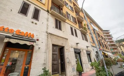 Refuge on Piazza re di Roma