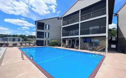 Loto fun at 21 Lakeview Condo