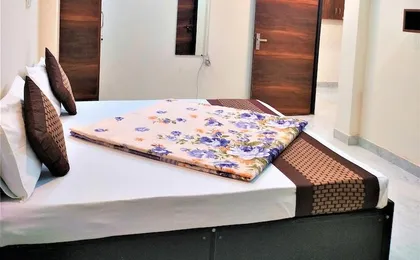 Comfort Inn Hotel.Near Mayurvihar Metro1