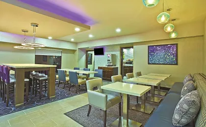 La Quinta Inn & Suites by Wyndham Fairborn Wright-Patterson