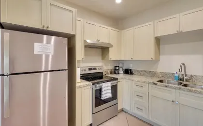 Golf, Hike & Boat! Bright Lake Havasu City Apt