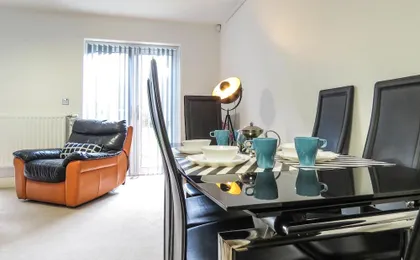 Tudors Esuites Park Central Townhouse Garden And Parking