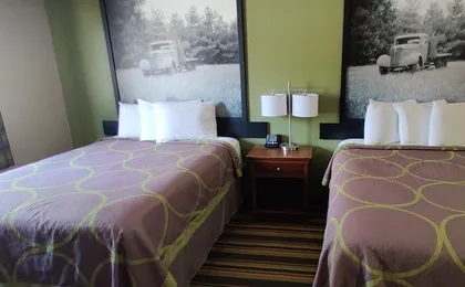 Super 8 by Wyndham Champaign