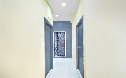 Hotel O HOLIDAY STAR IN Nampally Railway Station
