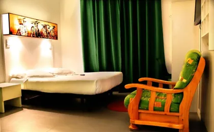 Hostal Raval Rooms