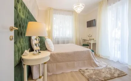 CRYS: Apartments, Holiday, Business, Verde