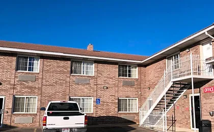 Ameri-Stay Inn & Suites