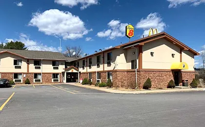 Super 8 by Wyndham Tilton/Lake Winnipesaukee
