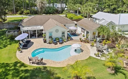 Private Backyard Oasis With Heated Pool, 4 BR, Bikes & Pond