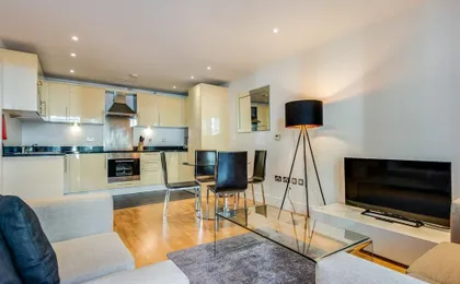 Two Bedroom Apartment in Canary Wharf