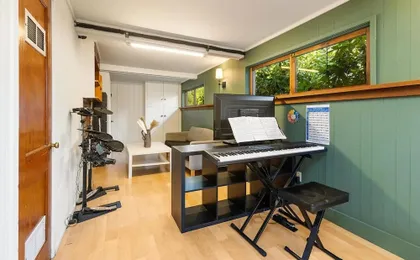 3BR Seattle Home w Spacious Yard Near Northgate