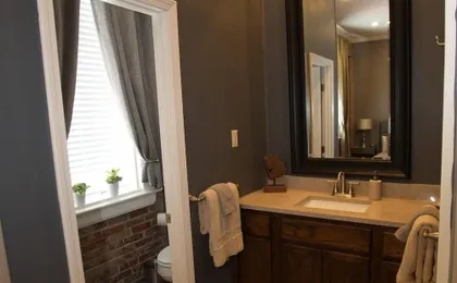 Hamilton House Inn