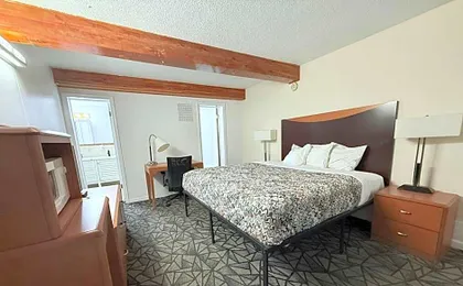 Tomahawk Motor Lodge Riverton US-26