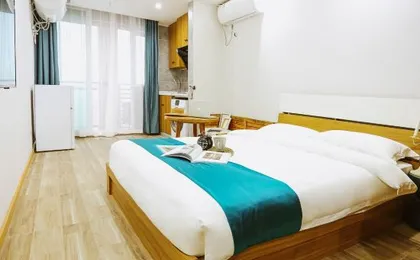 Yueyue Homestay (Chongqing West Railway Station Branch)