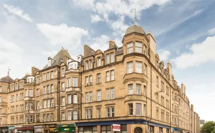 Silver Lining Lochrin Terrace Apartment