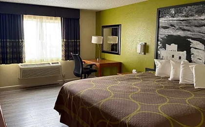 Super 8 by Wyndham Fountain