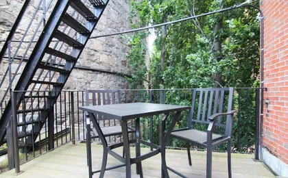 Maverick Suites at 40 Temple St