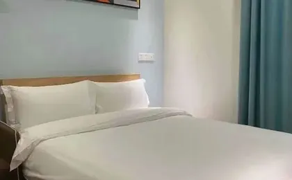 Shenzhen Time E-sports Hotel (Shenzhen Vocational College Xili Subway Station)