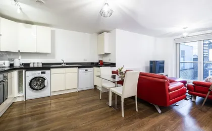 Leonard Street Apartment by Flexystays