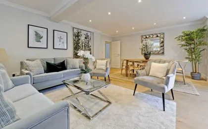 Large 2 Bedroom Kensington Garden Flat
