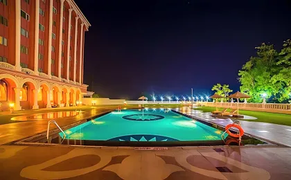 Tara Comfort Hotel - Ramoji Film City