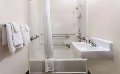 Travelodge by Wyndham Albuquerque East