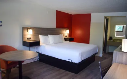 Ramada by Wyndham Cleveland Airport West