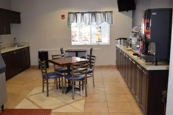 Stay Express Inn & Suites Union City Near Atlanta Airport