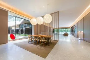 Ji Hotel Shanghai Xuhui Binjiang West Bund Center