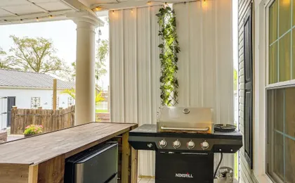 2 Mi to Dtwn: Charming Sandusky Getaway w/ Hot Tub