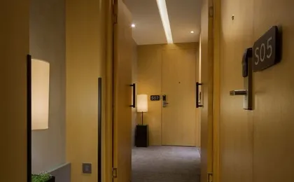 Sfeel Designer Hotel (Chengdu Jiuyan Bridge Shop)