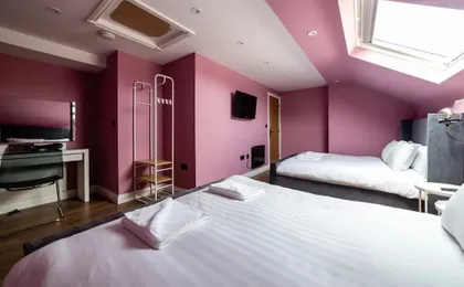 Hollywood Suite Sasco Apartments