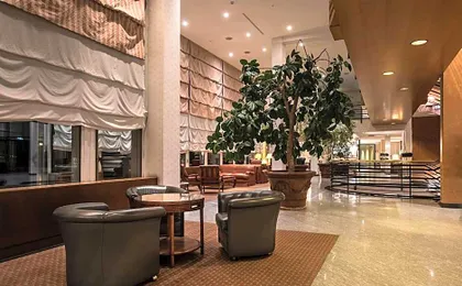 FlyOn Hotel & Conference Center