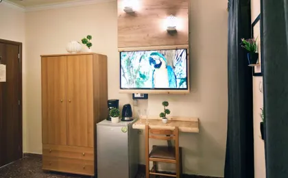 Nikolas Rooms