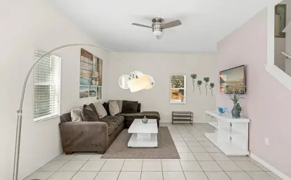 Spacious 4BR Family Townhouseprivate Pool & BBQ