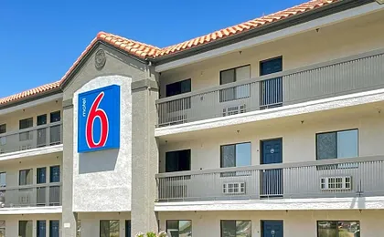 Motel 6 Barstow, CA - Mojave Desert Stop - I-15