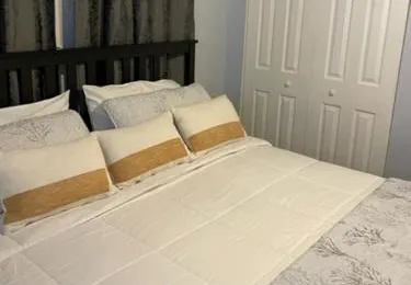 Modern 2/1 Apt near Midtown and Beaches