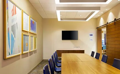 Holiday Inn Express Garden City East