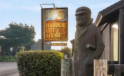 Harbor Lite Lodge