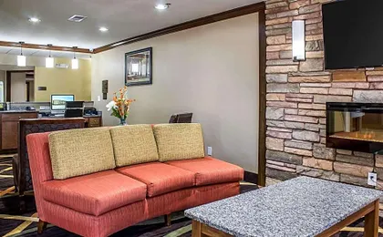 Comfort Inn & Suites Cedar Rapids North - Collins Road