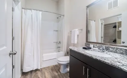 Landing Apartments - University City North