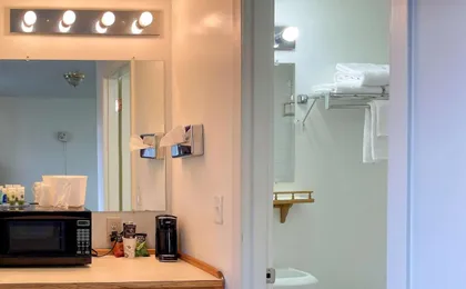 Rodeway Inn & Suites
