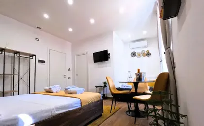 BlackWoody Contemporary Rooms - Napoli Centro Storico