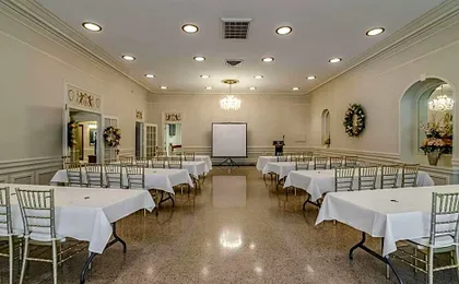 Hotel Bothwell Sedalia Central District, an Ascend Collection Hotel